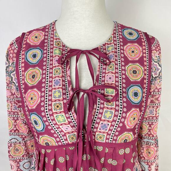 Francesca’s | Blue Rain NWT Luna Medallion Print Babydoll Cropped Blouse - Picture 6 of 12